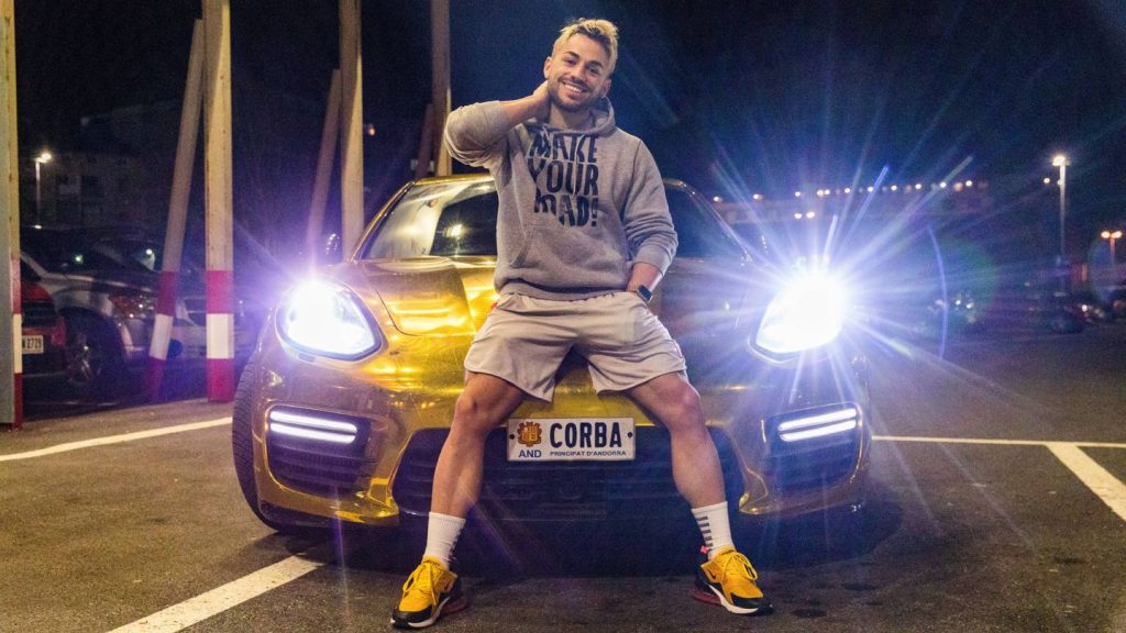L'influencer Julio Corbacho i el seu supersportiu / Google