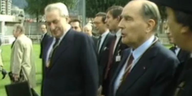 François Mitterrand visitava Andorra per primera vegada com a copríncep francès ara fa 40 anys.