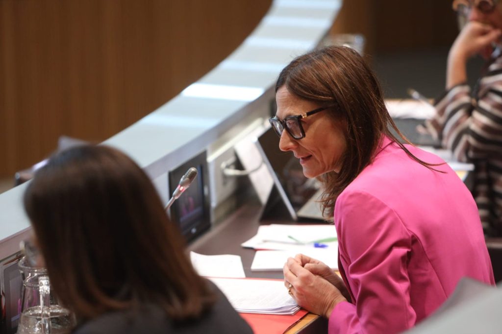 La ministra Ester Molné