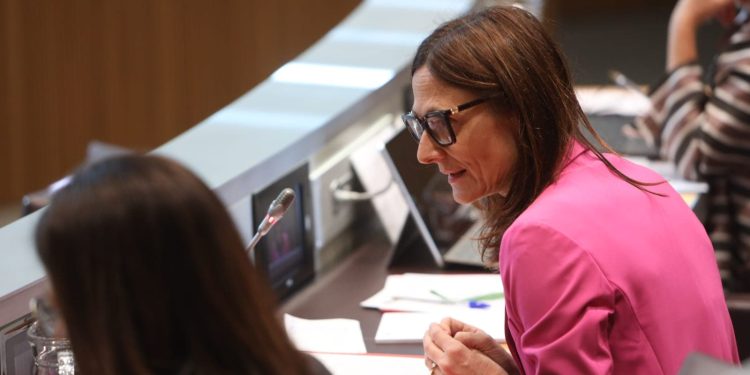 La ministra Ester Molné