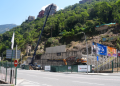 El cònsol major de la parròquia, Cerni Cairat, explica en quin estat es troben els habitatges que s'estan construint per a la gent gran.