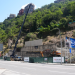 El cònsol major de la parròquia, Cerni Cairat, explica en quin estat es troben els habitatges que s'estan construint per a la gent gran.