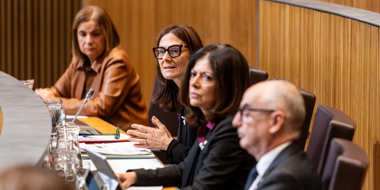 La ministra de Justícia i Interior, ester Molné, durant la seva intervenció. Foto: Consell General