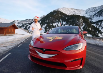 TheGrefg durant el sorteig del Tesla a Andorra.