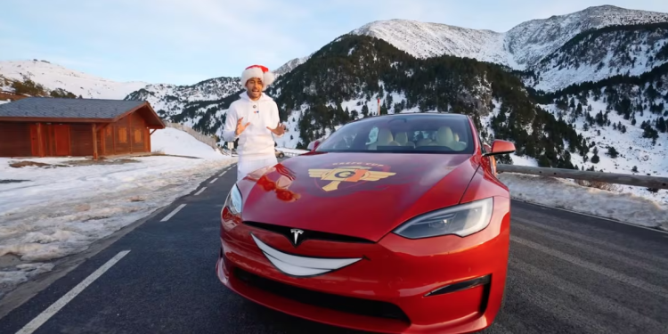 TheGrefg durant el sorteig del Tesla a Andorra.