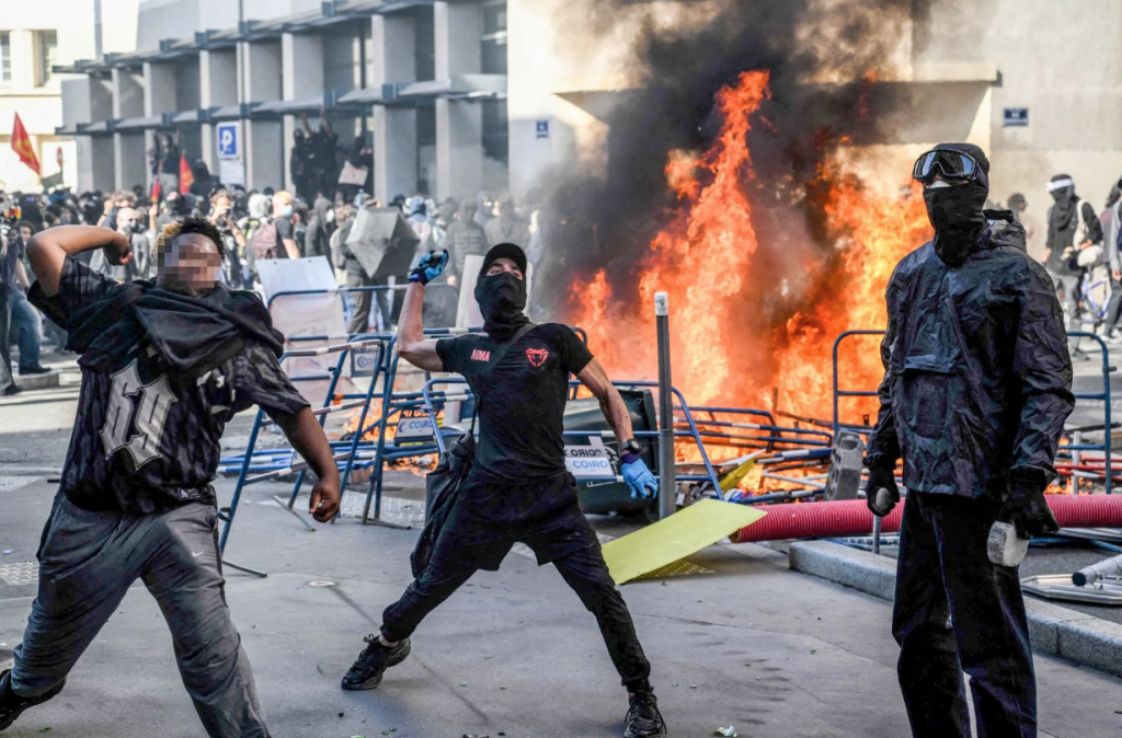 Disturbis a França. Foto: AFP
