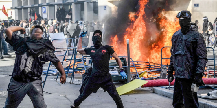 Disturbis a França. Foto: AFP
