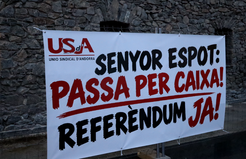 Una pancarta de la concentració. Foto: D. M. (ANA)