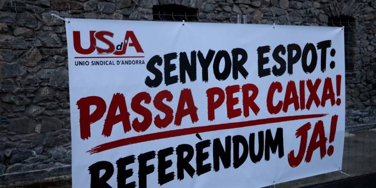 Una pancarta de la concentració. Foto: D. M. (ANA)