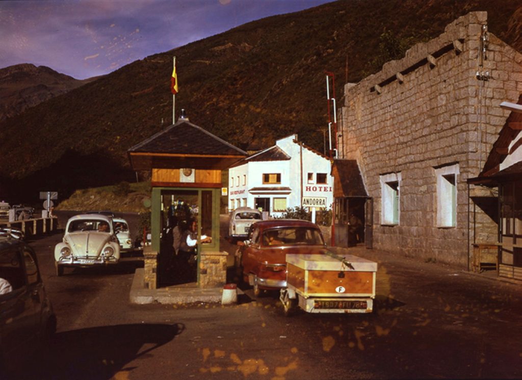 Imatge de la frontera hispanoandorrana entre el 1965 i el 1970. Foto: Arxiu Nacional d'Andorra FFP_2215 (1965)