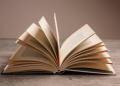 Un llibre.