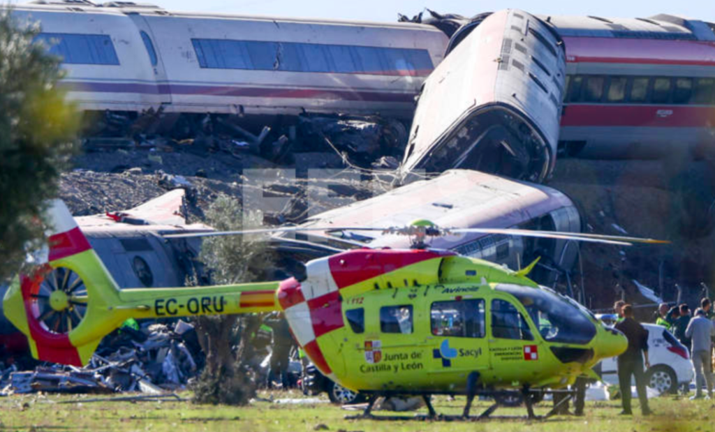 L'estat en què han quedat els trens després de l'accident.