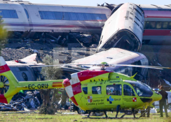 L'estat en què han quedat els trens després de l'accident.