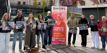 Els fotògrafs que han pres part en el calendari en la presentació que s'ha fet del treball.