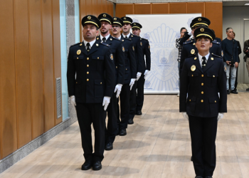 La cerimònia de jurament i nomenament definitiu de deu nous agents de policia.
