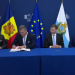 El cap de Govern d'Andorra, Xavier Espot, el vicepresident executiu de la Comissió Europea, Maroš Šefčovič, i el ministre d'Afers Exteriors de Sant Marino durant la signatura de l'acord, Luca Beccari, durant la signatura.